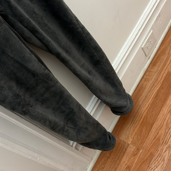 Fuzzy Soft Footed Zip Up Hooded Onesie NWOT - Picture 10 of 13